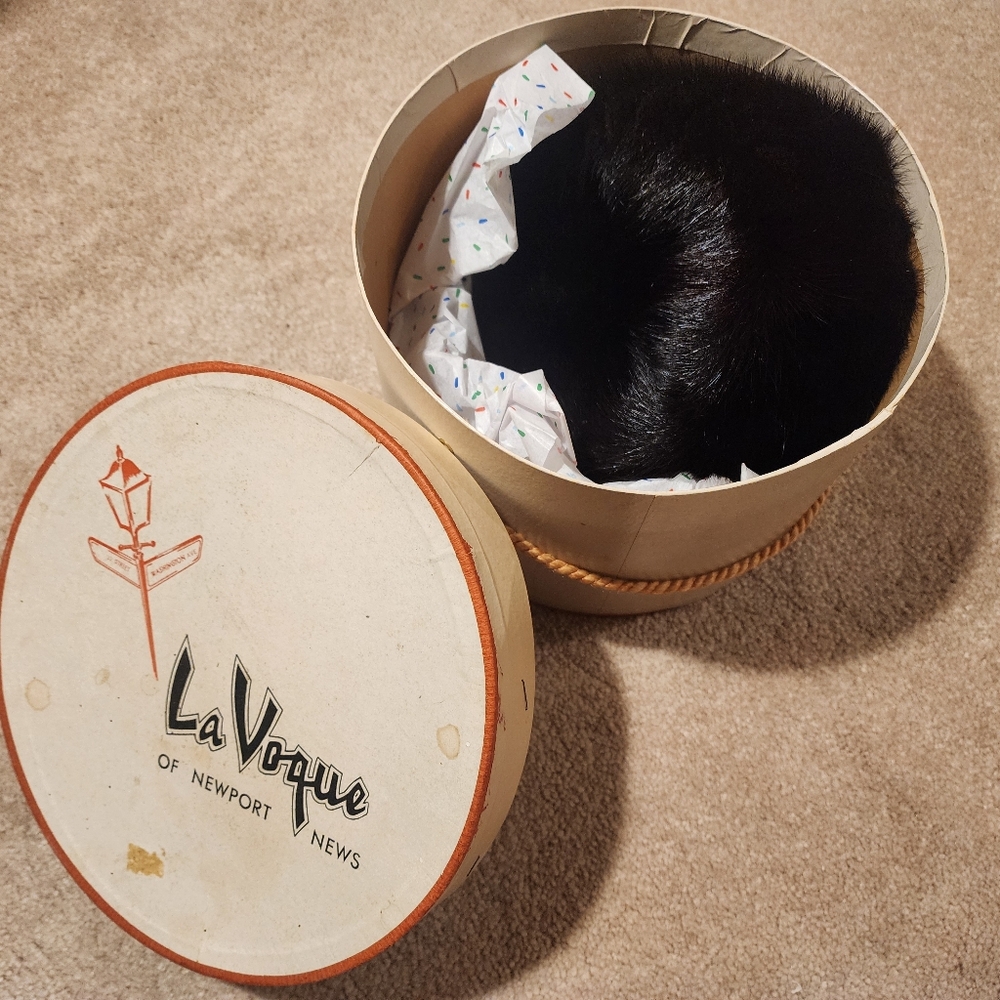 Vogue Luxurious Black Women's Hat